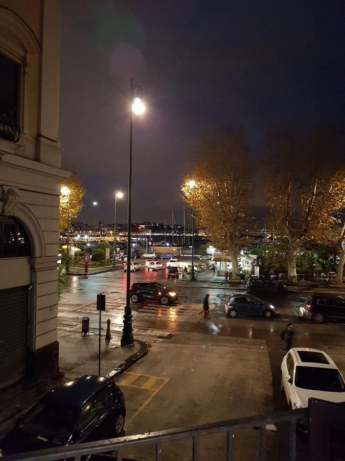 Napoli Lungomare Caracciolo Mon Amour Exteriör bild