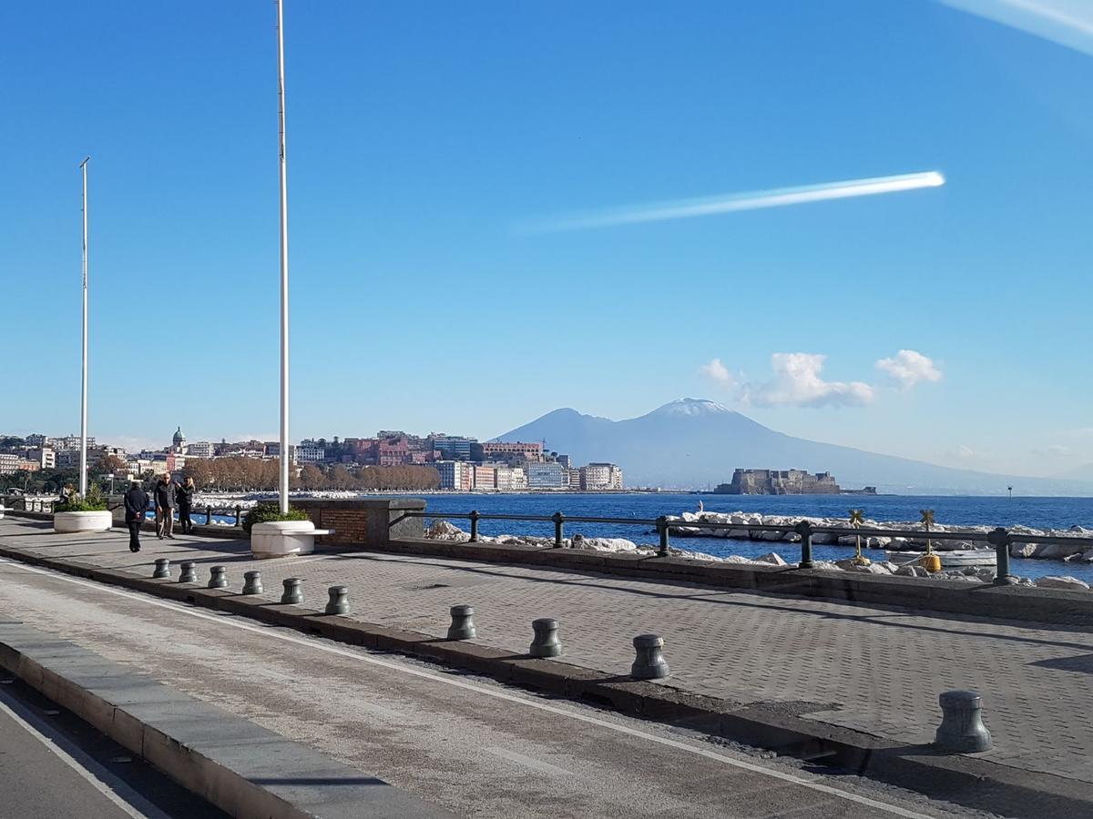 Napoli Lungomare Caracciolo Mon Amour Exteriör bild