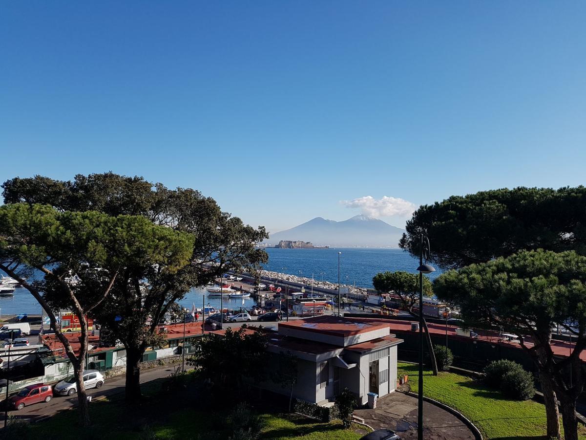 Napoli Lungomare Caracciolo Mon Amour Exteriör bild