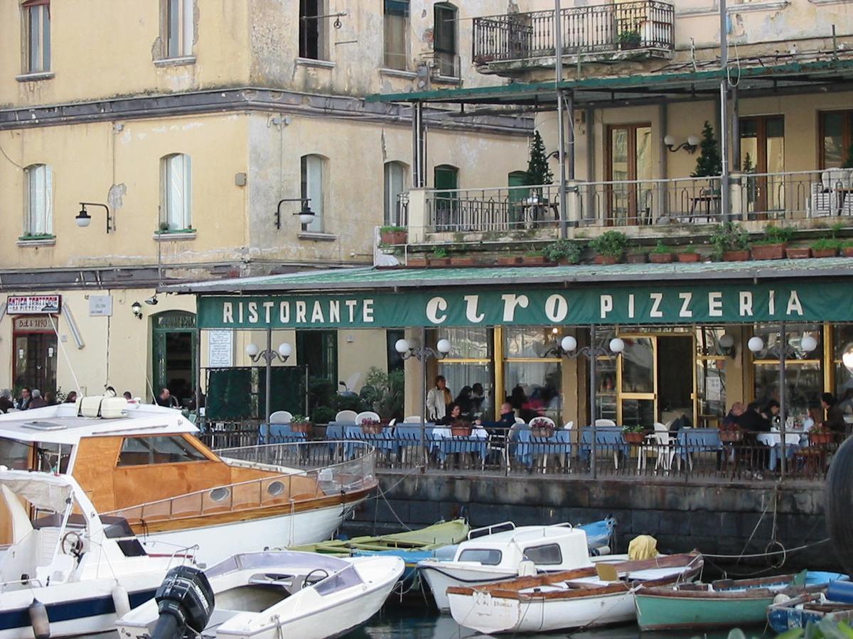 Napoli Lungomare Caracciolo Mon Amour Exteriör bild
